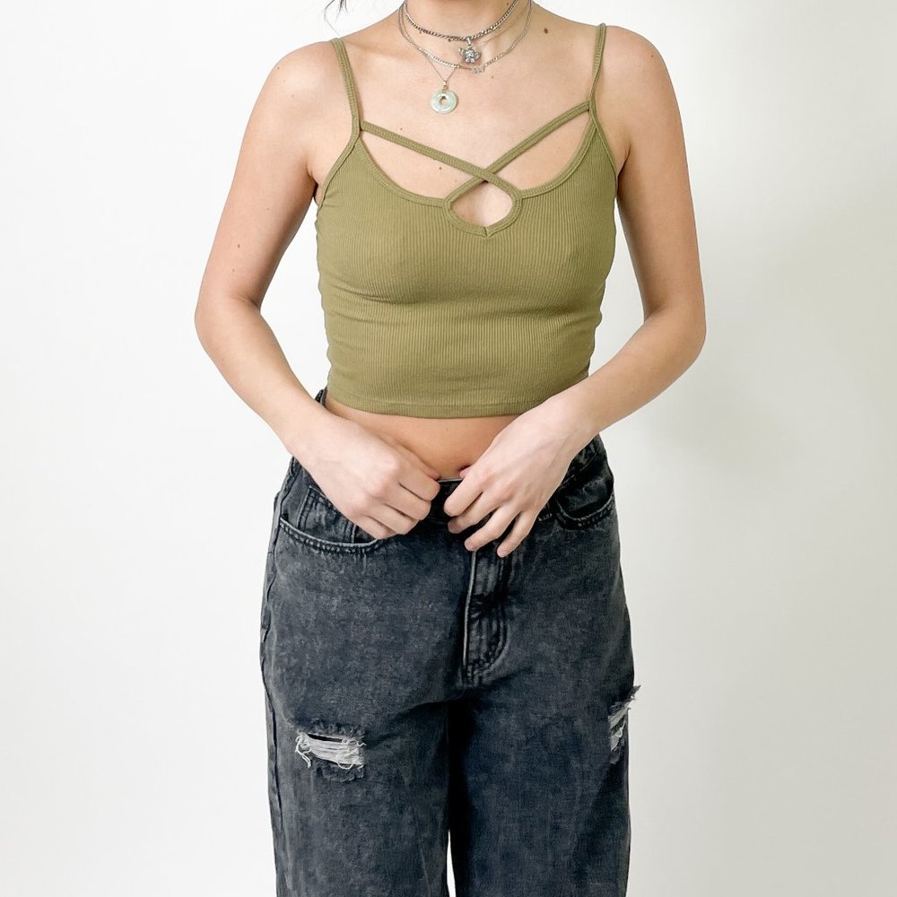 MUDD KAIKI GREEN CROP TOP